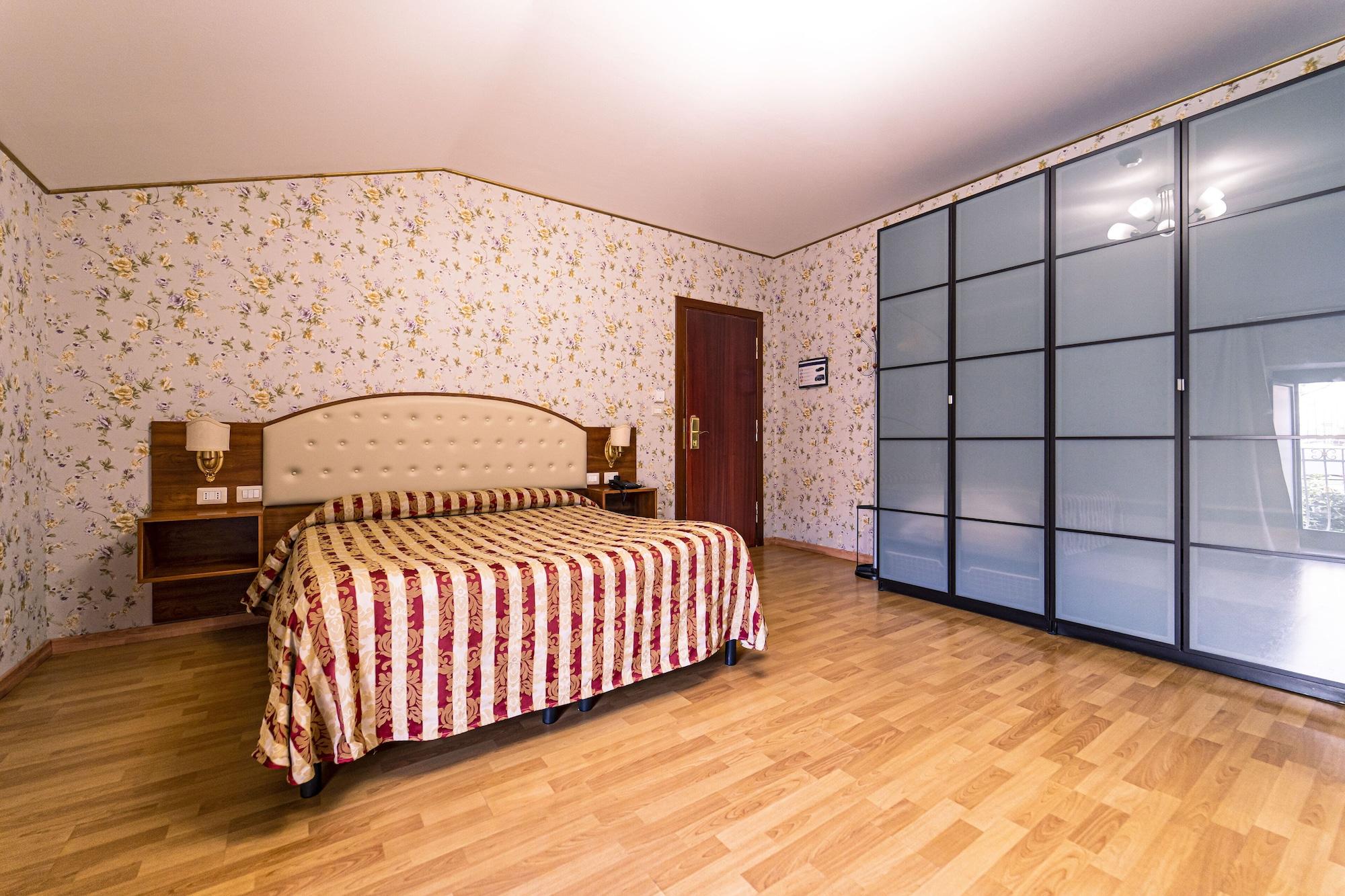 Hotel Romeo