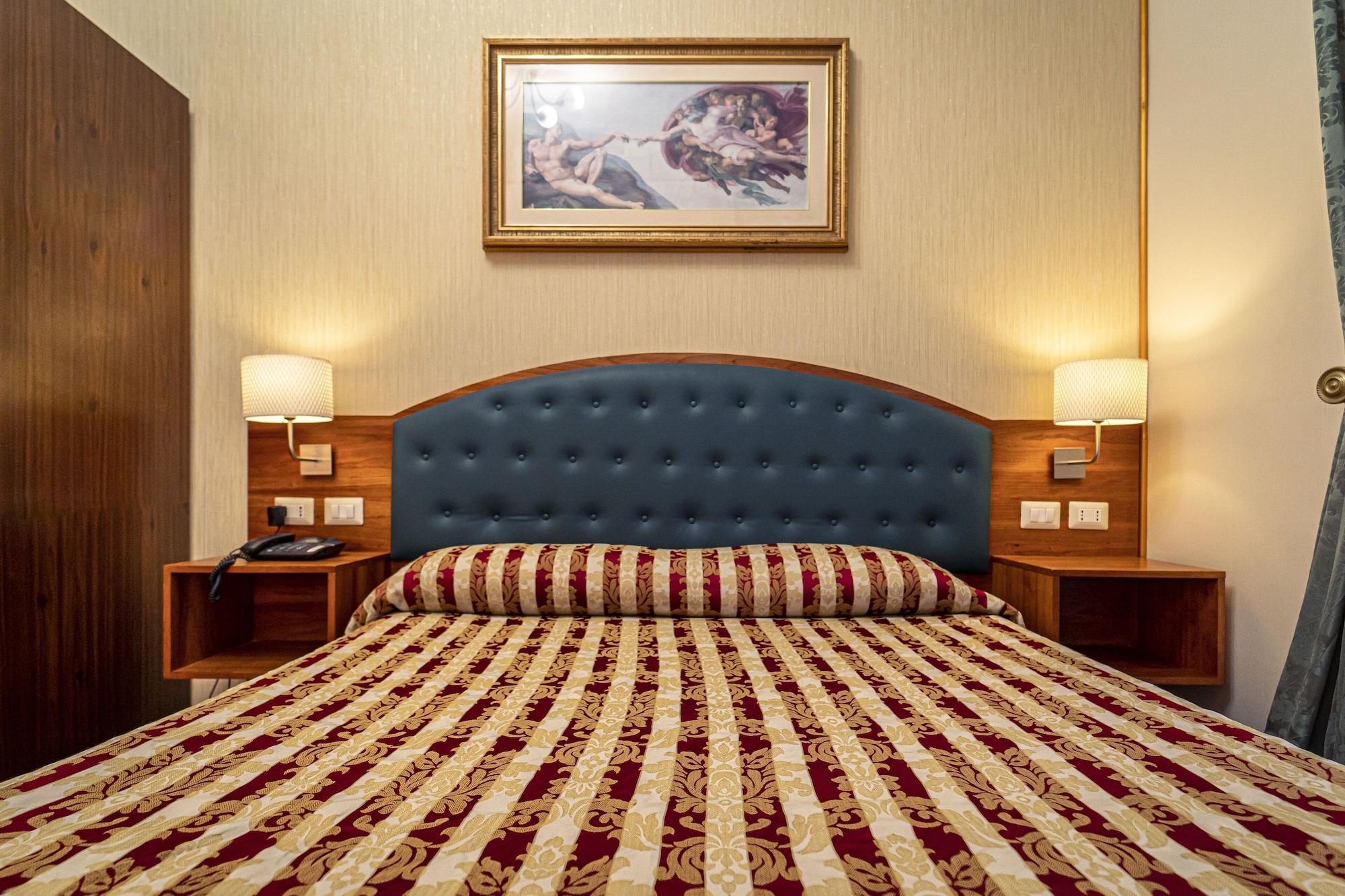 Hotel Romeo 3*