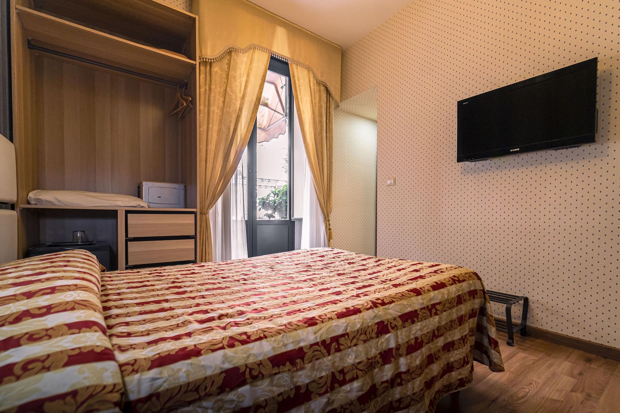 Hotel Romeo